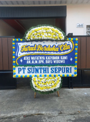 Papan Bunga Duka di Padang Terubuk
