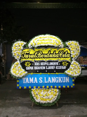 Papan Bunga Duka di Padang Terubuk
